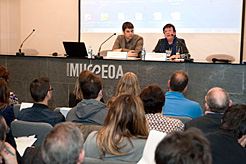 La Consejera Mª José Beaumont y Pablo Azcona durante la apertura de la Jornada.